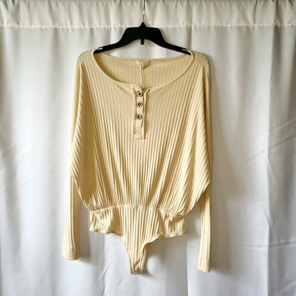 NWT Chelsea & Violet Knit Long Sleeve Bodysuit/Med